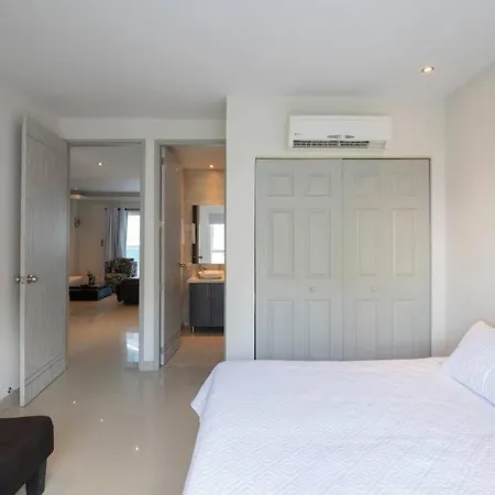 Apartment Modern Beachfront *