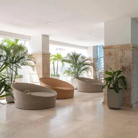 Modern Beachfront Apartamento *