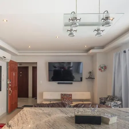 Modern Beachfront Apartamento *