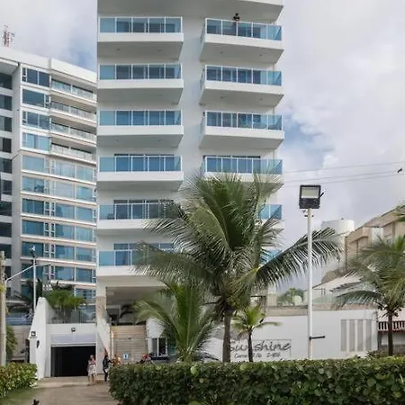 Modern Beachfront Apartamento *
